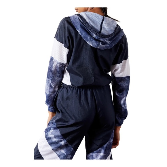 SOLD ON MER-CARI - Picture 3 of 8